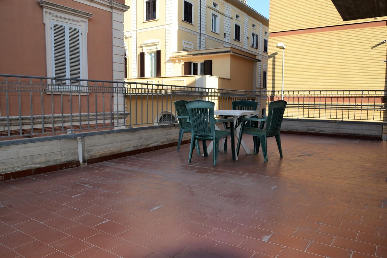 Hotel Antares Garni Giulianova Buitenkant foto
