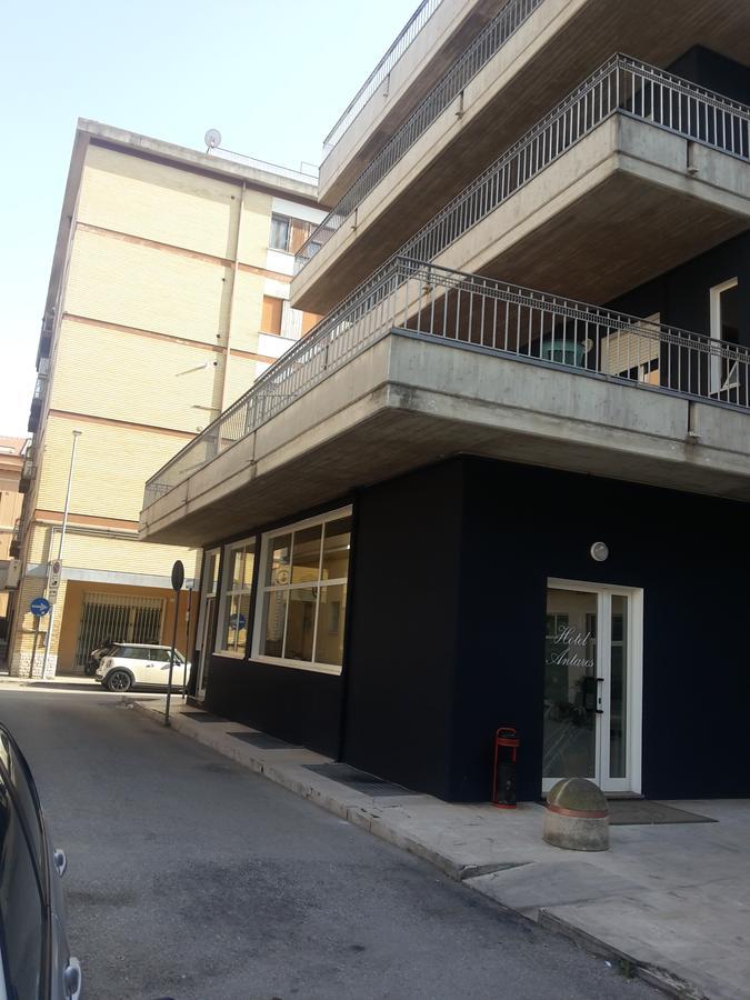 Hotel Antares Garni Giulianova Buitenkant foto