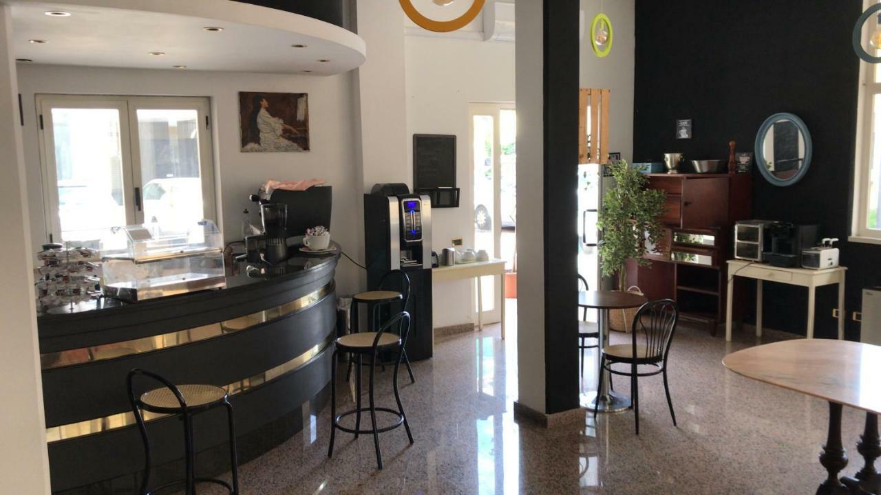 Hotel Antares Garni Giulianova Buitenkant foto