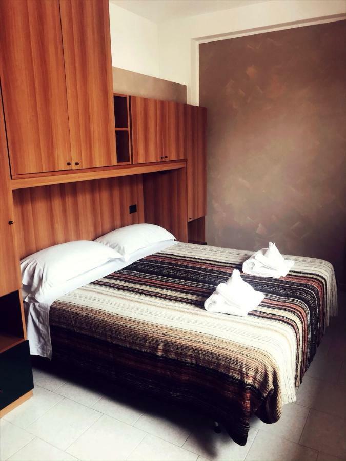 Hotel Antares Garni Giulianova Buitenkant foto