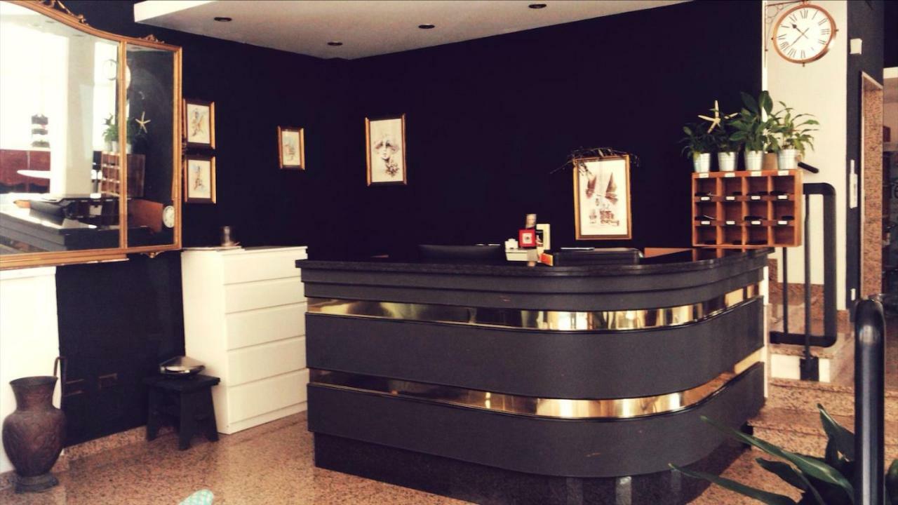 Hotel Antares Garni Giulianova Buitenkant foto